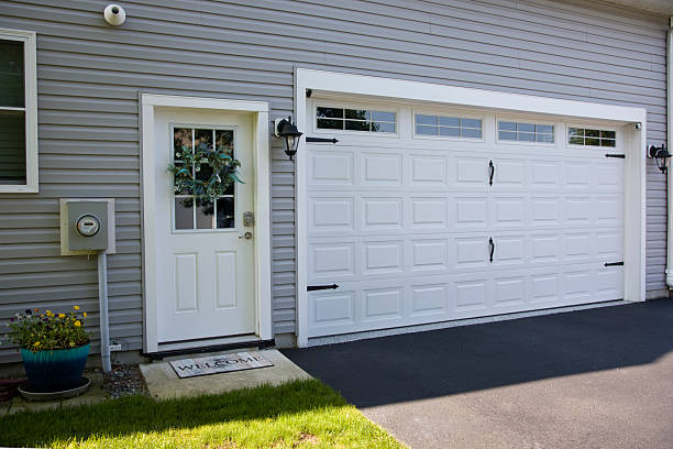 24/7 Emergency Garage Door Panel Replacement experts in Jessup, PA